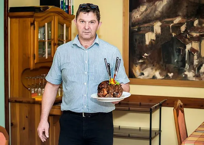 Konukevi Gostilna Tratnik *