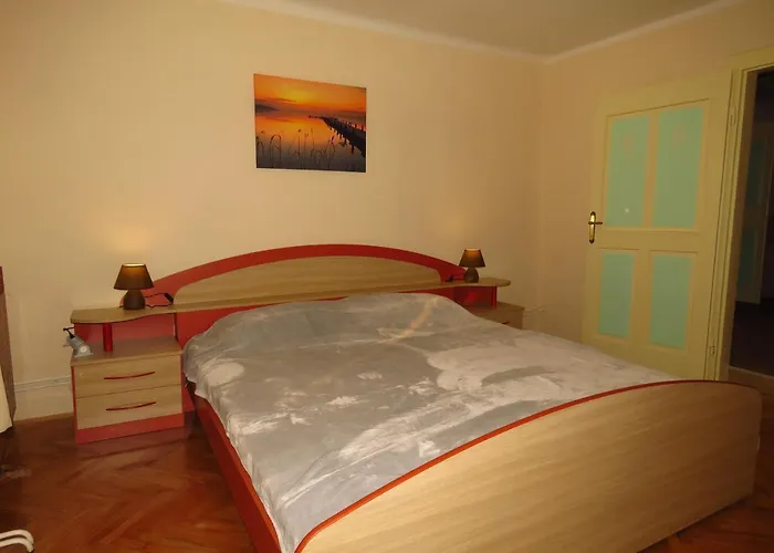 Konukevi Gostilna Tratnik Zoll