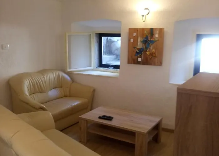 Konukevi Gostilna Tratnik