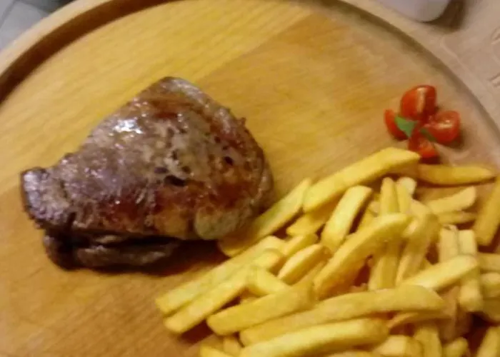 Konukevi Gostilna Tratnik *